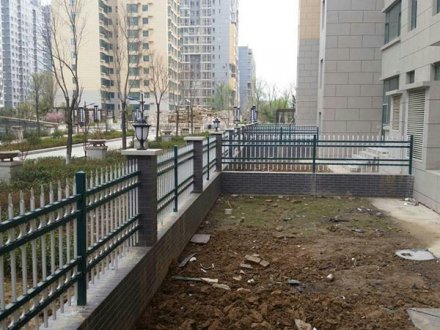 小區(qū)鋅鋼護欄為啥都在用這種？