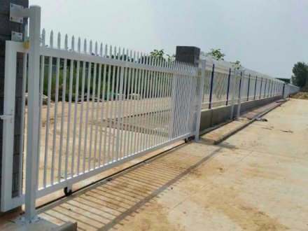 安誠(chéng)護(hù)欄專業(yè)生產(chǎn)鋅鋼圍墻護(hù)欄大門(mén)