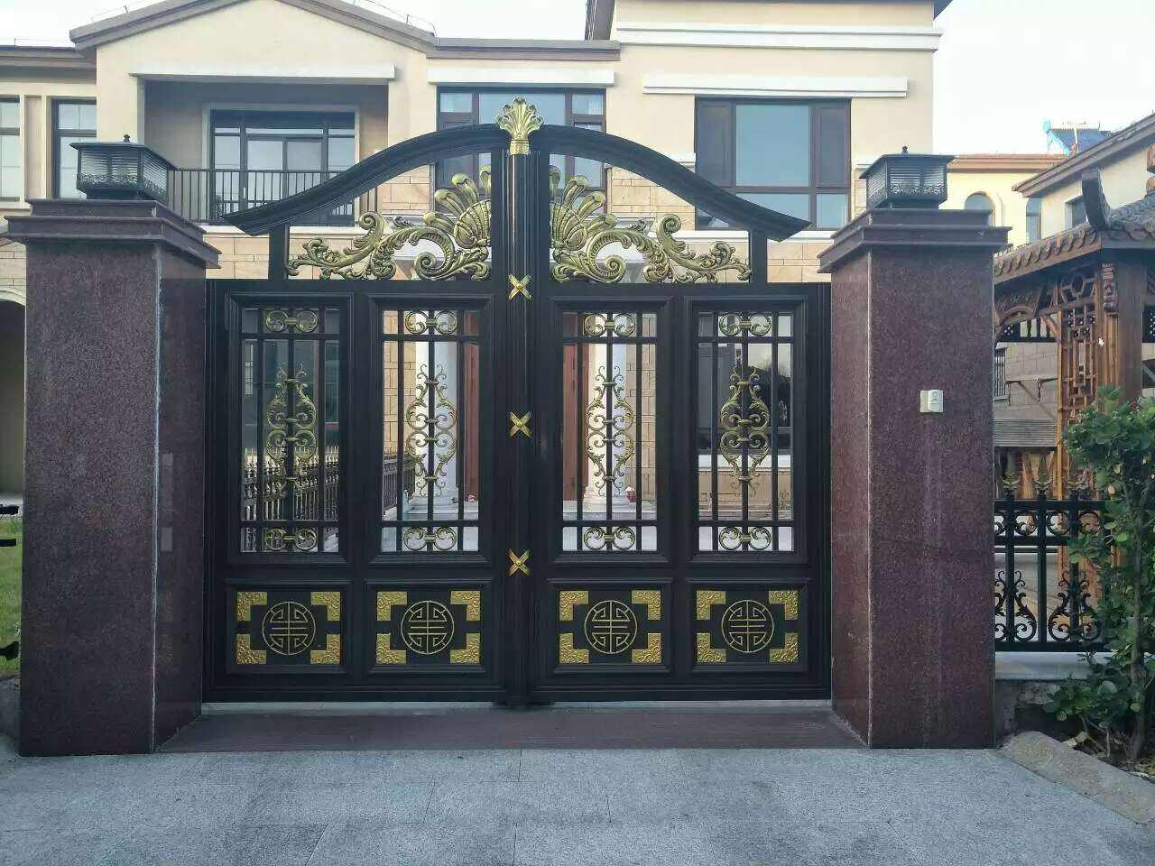 別墅鋁藝大門制作理念與維護方法