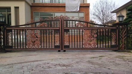 鋁藝大門別墅大門購買鋁門窗方法？