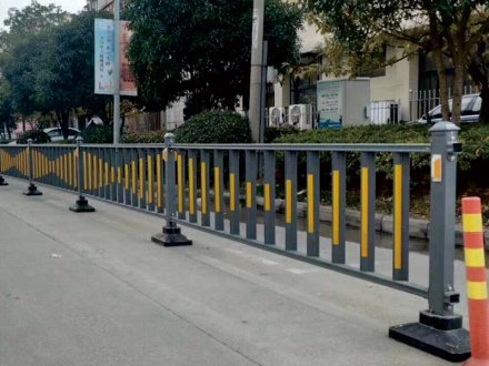 市政護(hù)欄，對(duì)于交通安全的重要性很關(guān)鍵